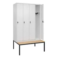 C+P Kleiderspind Classic PLUS mit untergebauter Sitzbank 4 Abteile verkehrsweiß
