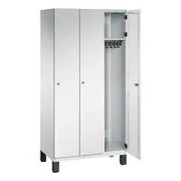 C+P Kleiderspind Cambio mit Standfuß 900 x 1.980 x 525 mm (B x H x T) 3 Abteile lichtgrau