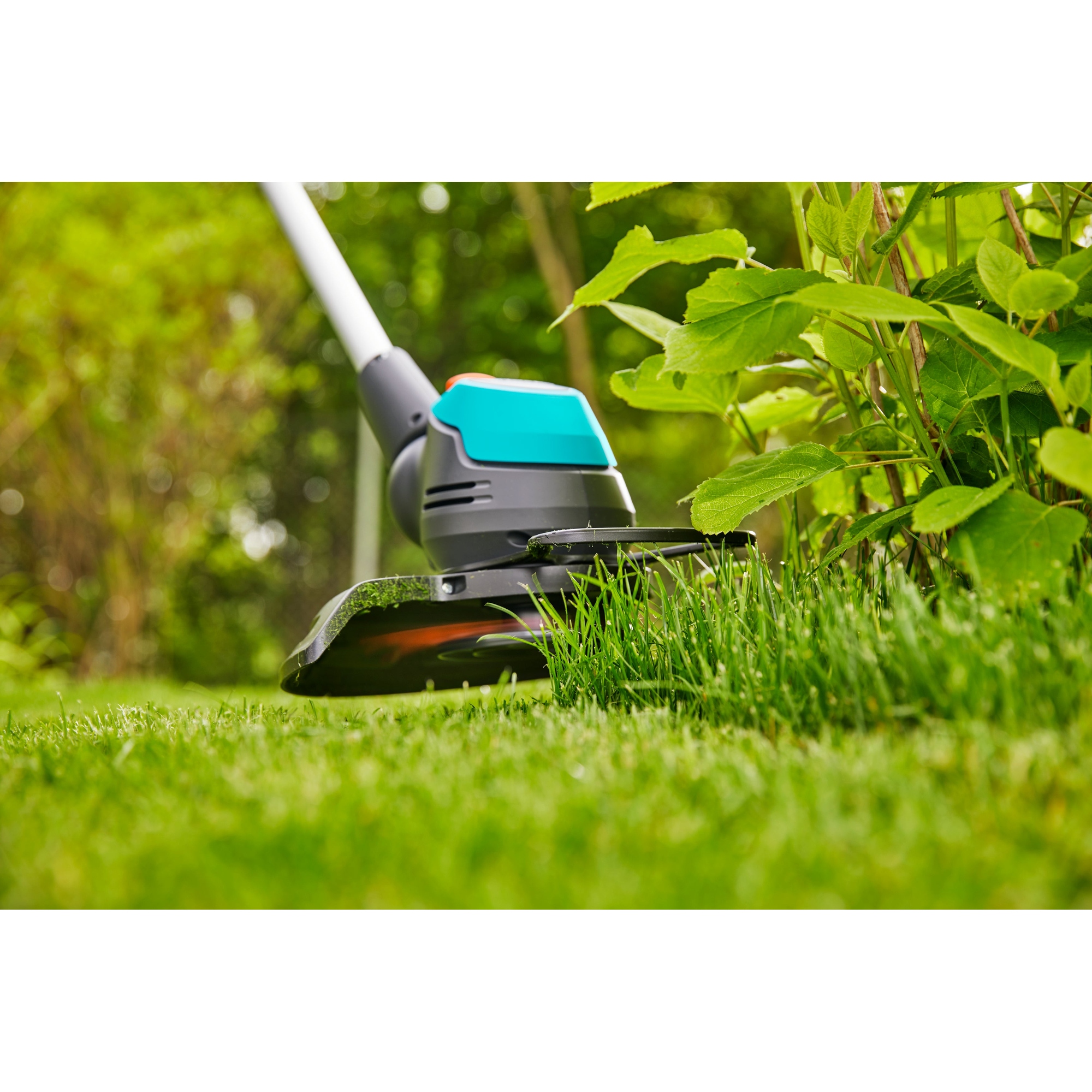 GARDENA Rasentrimmer EasyCut 23/18V P4A mit Akkupack — 2